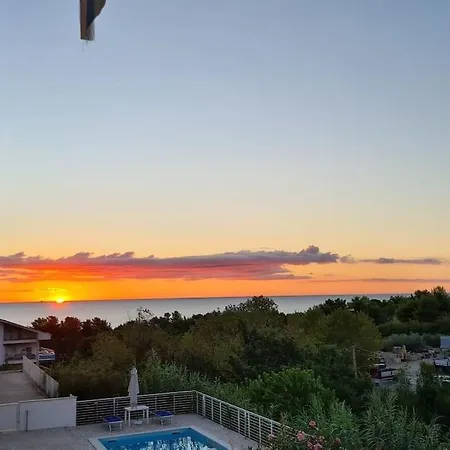 Holidayhome Manetta Tra Mare E Natura * 皮内托