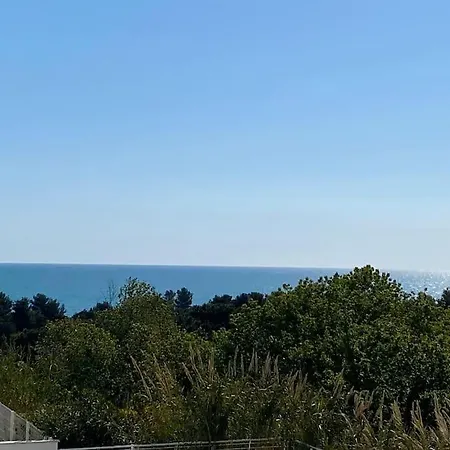Manetta Tra Mare E Natura