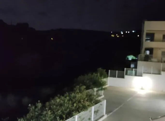 Holidayhome Manetta Tra Mare E Natura アパート ピネート